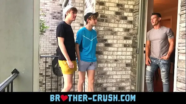 Hotte Hot Stepbrothers fuck their horny older neighbour in gay threesome varme film