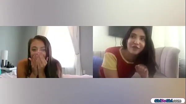 गर्म Coed gfs decide to use their toys during a busty babe anal plugs her ass while the small tits brunette sets her ass on a toy गर्म फिल्में