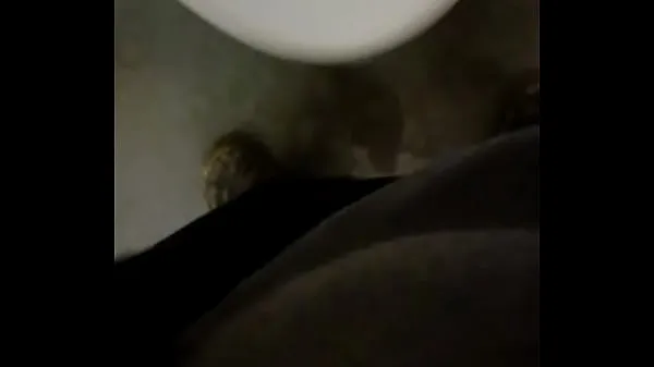 Vroči Peeing into a urinal in work topli filmi