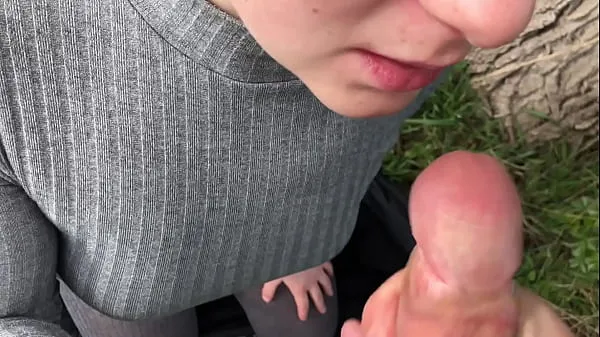 Hotte Public blowjob from my wife in the park. Cum in mouth KleoModel varme film