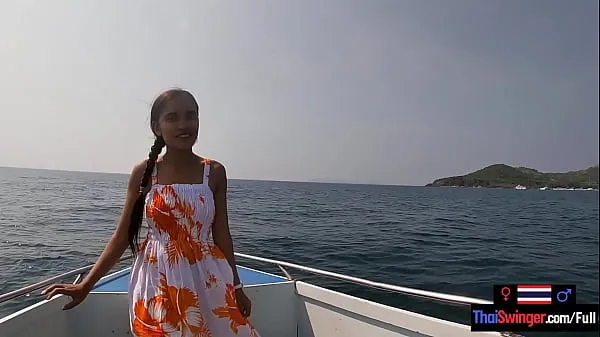 Hotte Rented a boat for a day and had sex on it with his Asian teen girlfriend varme filmer