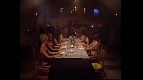 Vroči A dinner with a group of hot sluts turned into real orgy when horny men enter the room topli filmi
