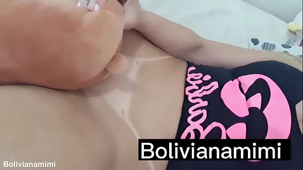 뜨거운 My teddy bear bite my ass then he apologize licking my pussy till squirt.... wanna see the full video? bolivianamimi 따뜻한 영화