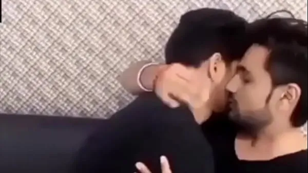 Žhavé Hot Indian Guys Kissing Each Other žhavé filmy