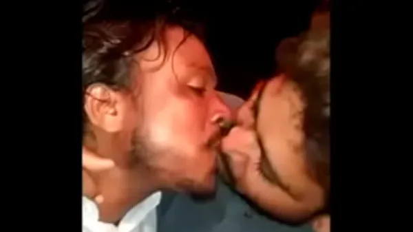 Indian Gays Kissing Each Other Non-Stop Film hangat yang hangat