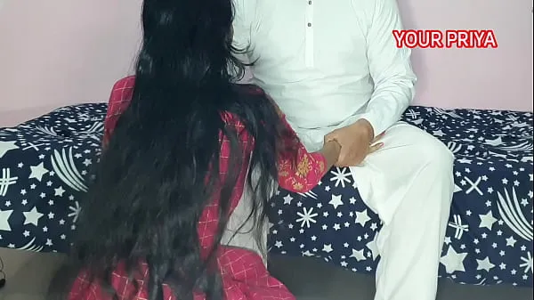 Hotte Priya, who came from the NEW YEAR party, was forcefully sucked by her father-in-law by holding her head and then thrashed her for a tremendous amount. in clear Hindi voice varme film