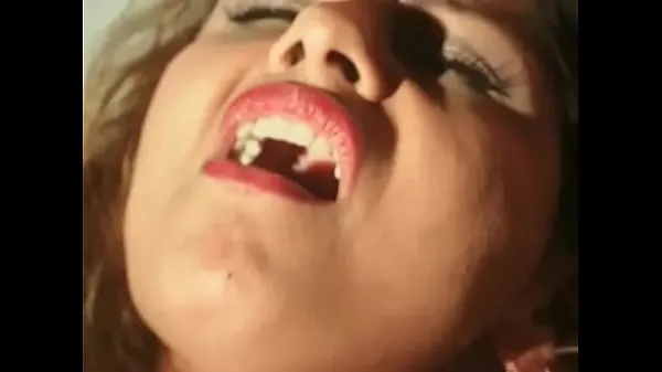 Горячие Сногсшибательная девушка по вызову в черном наряде с большими сиськами Джастин Роми гребла на розовом каноэ во время секса на ухо с постоянным клиентомтеплые фильмы