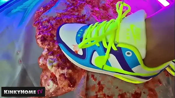热运动鞋从欧洲辣妹破坏食物温暖的电影