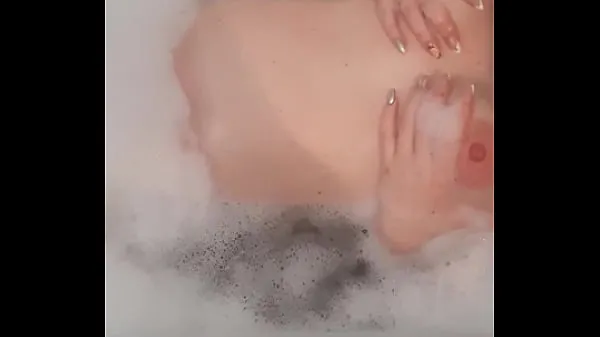 Hotte bathroom masturbation varme film