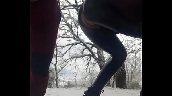Hotte Laura On Hee 2021 video of standing fucking between the snow varme film