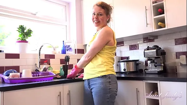 Hotte AuntJudys - 46yo Natural FullBush Amateur MILF Alexia gives JOI in the Kitchen varme film