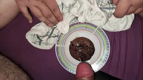 Hete eating muffin with cum warme films