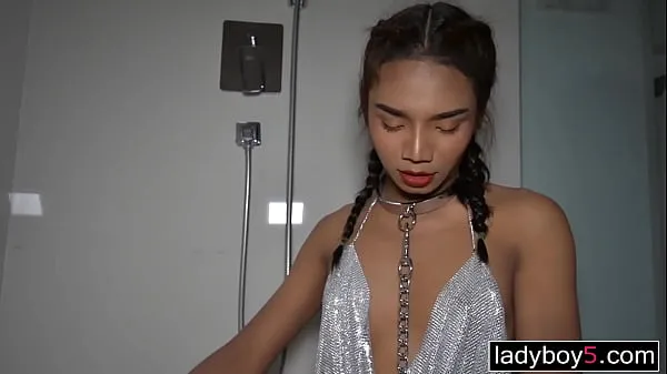 뜨거운 Young Asian shemale from Thailand begging for piss and cum in the shower 따뜻한 영화
