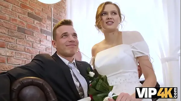 Gorące VIP4K. Married couple decides to sell their bride's pussy for a good priceciepłe filmy