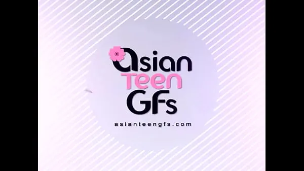 Slim Asian girl is masturbating with vibrator on camera Filem hangat panas