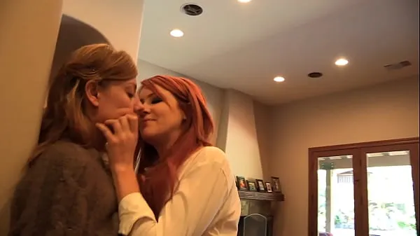Menő redhead MILF lesbian meleg filmek