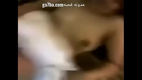 Une femme arabe égyptienne suce une grosse bite Films chauds
