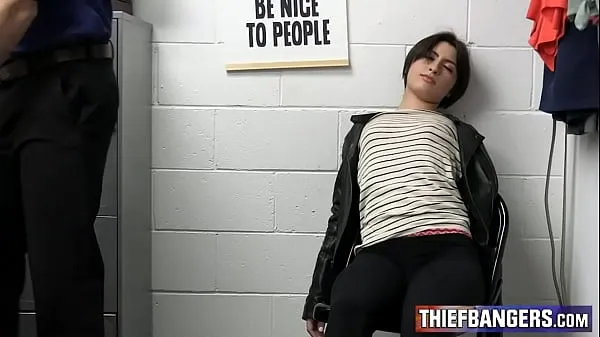 Καυτές Teen Thief Angeline Red Apprehended & Fucked By Store Security Guard ζεστές ταινίες
