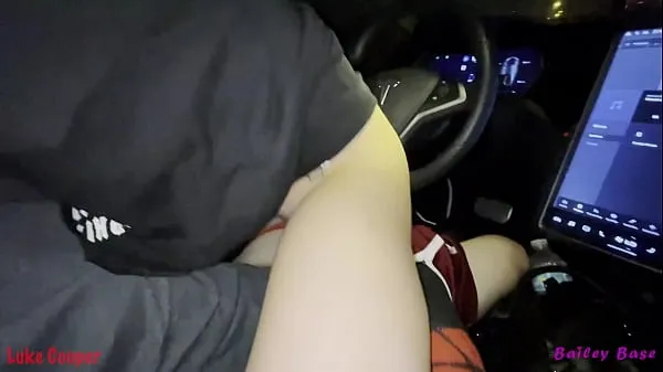 Vroči Fucking Hot Teen Tinder Date In My Car Self Driving Tesla Autopilot topli filmi