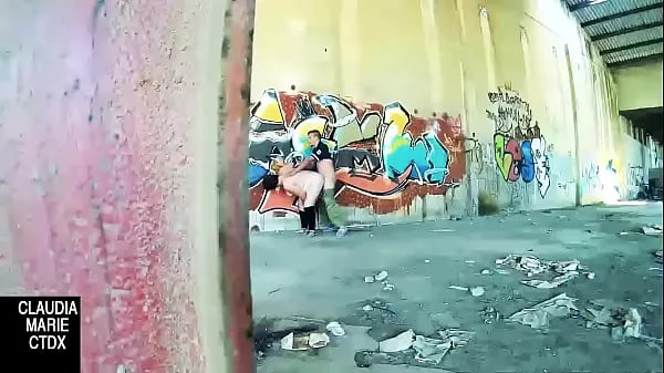 Hotte When a street wall is good for fucking hard varme filmer