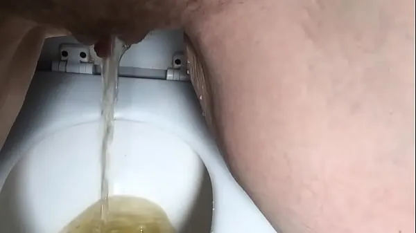 Stare at my pretty feet and pussy while on toilet Filem hangat panas