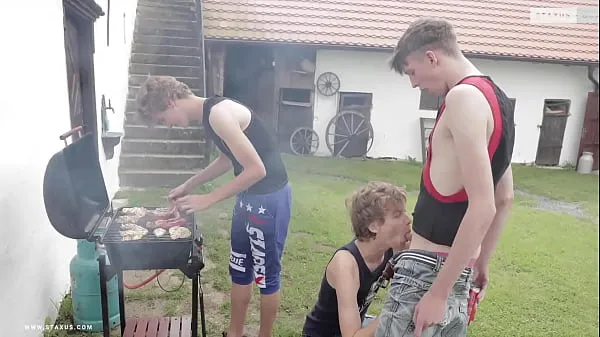 Hete Friends go out for a barbecue and end up fucking bareback warme films