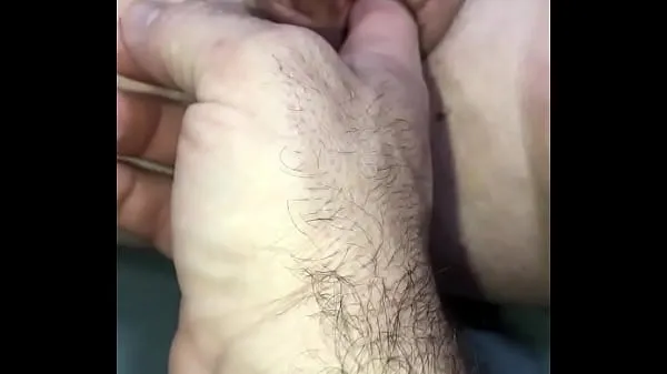 Vroči Hubby fingering my wet pussy to huge orgasm topli filmi