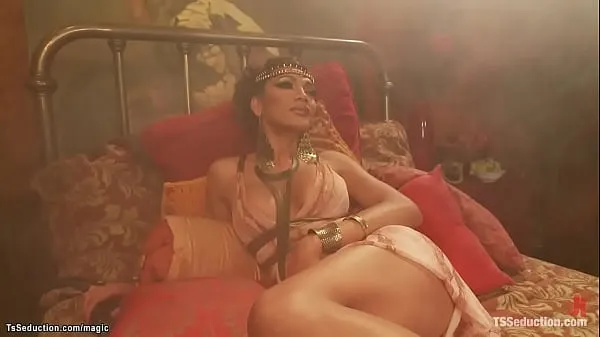 Hotte Big cock TS Goddess anal fucking slave varme filmer