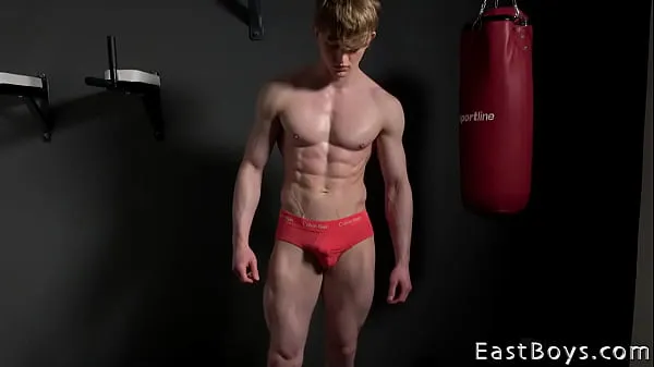 Casting - Perfect Muscular Boy Filem hangat panas