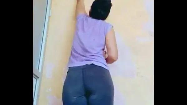 Hot Client helps us lift paint off the wall and I record her buttocks as she does it warm Movies