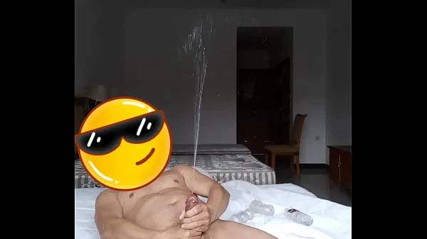 뜨거운 Play cock masturbation in a small hotel 따뜻한 영화
