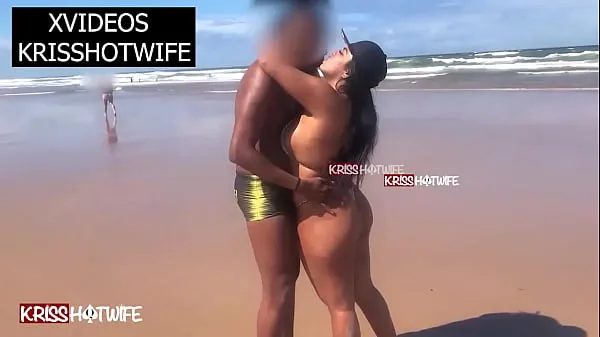 Quente Kriss Hotwife Kissing And Making Out On The Beach With Realizador Baiano Filmes quentes