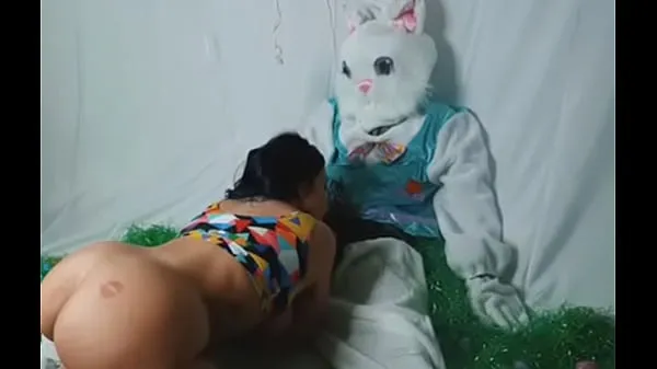 Kuumia Easter Bunny BlowJob lämpimiä elokuvia