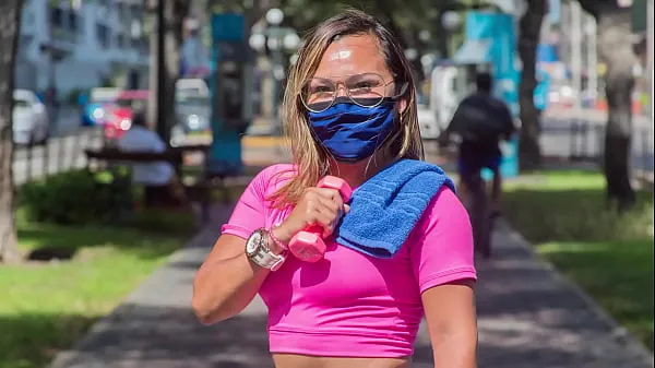 Menő Peruvian gym teacher caught doing hot exercises (TREND IN PERU meleg filmek