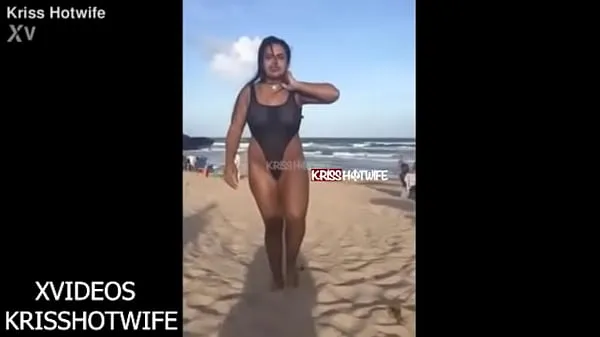 뜨거운 Kriss Hotwife Showing Off With Transparent Swimsuit On Public Beach 따뜻한 영화