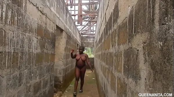 뜨거운 The Uncompleted Building That Girls Are Living Naked And Fucked Anybody That Passed In The Local Bush 따뜻한 영화
