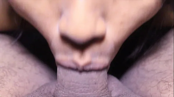 Hotte Sucking and sucking his cock very rich and he cums all over my face a lot of semen in my little mouth and face varme filmer