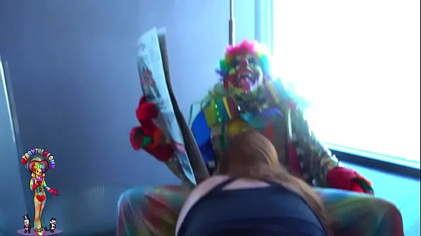 أفلام ساخنة Julie ginger slobers over Gibby the clown fat dick دافئة