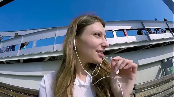 Gorące Talia Mint plays in public with remote control toy over the phone with fanciepłe filmy
