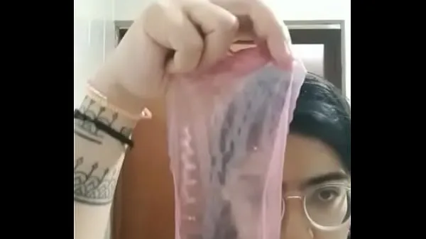 teaching how to make a female condom Film hangat yang hangat