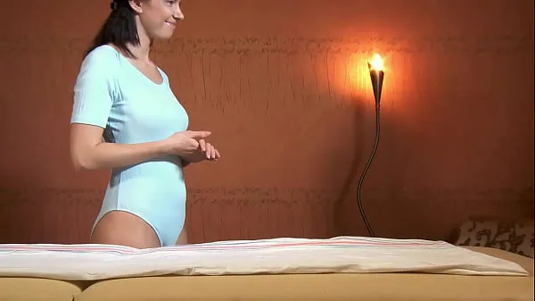 Russian brunette virgin babe with perfect ass massaged Film hangat yang hangat
