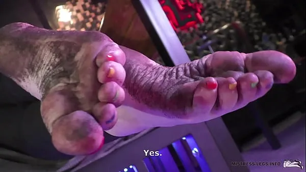 Hotte Lick my super dirty feet and suck my toes JOI varme film