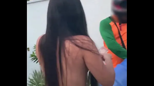 Naughty wife received the water delivery boy totally naked at her door Pipa Beach (RN) Luana Kazaki Filem hangat panas