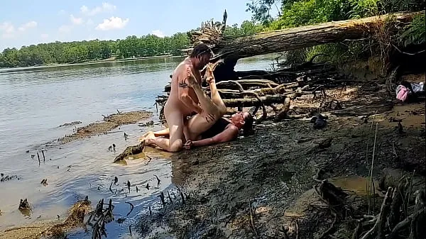 Heta Thick ass MILF creampied fucking in the mud varma filmer