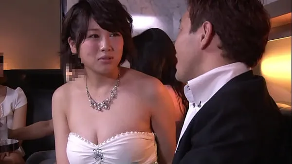 Hotte Keep an eye on the exposed chest of the hostess and stare. She makes eye contact and smiles to me. Japanese amateur homemade porn. No2 Part 2 varme filmer
