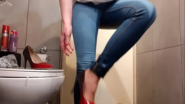 Hot Compilation of Wetting my Jeans and pouring out from my High Heels and Pants warm Movies