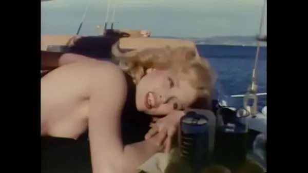 Two naughty babes Serena and Desiree Cousteau were taking pleasure on the deck of yacht with Sapphic games then they decided that it would be more exciting to enlist their captain to the fun Filem hangat panas