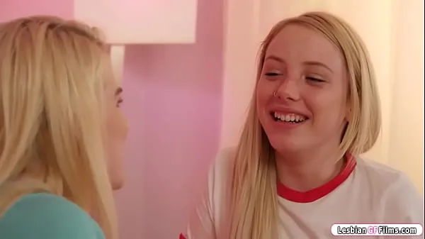 19yo teen Dixie Lynn and Nikki Sweet are excited for their first time porn shoot blondes suck tits and 69 oral while using a toy Film hangat yang hangat
