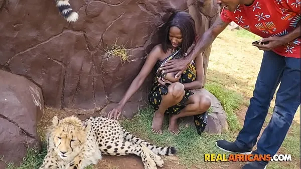 热Wild African Car Sex In Safari Park温暖的电影