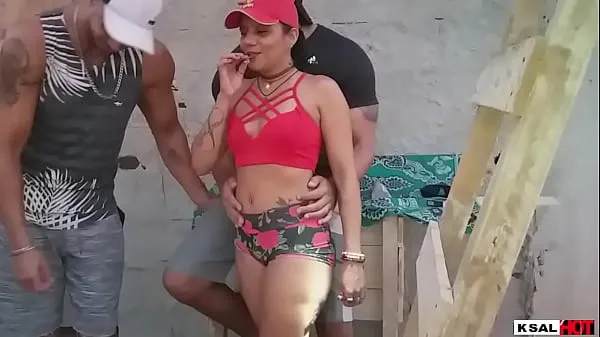 Populárne Ksal Hot and his friend Pitbull porn try to break into a house under construction to fuck, but the mosquitoes fucked with them horúce filmy